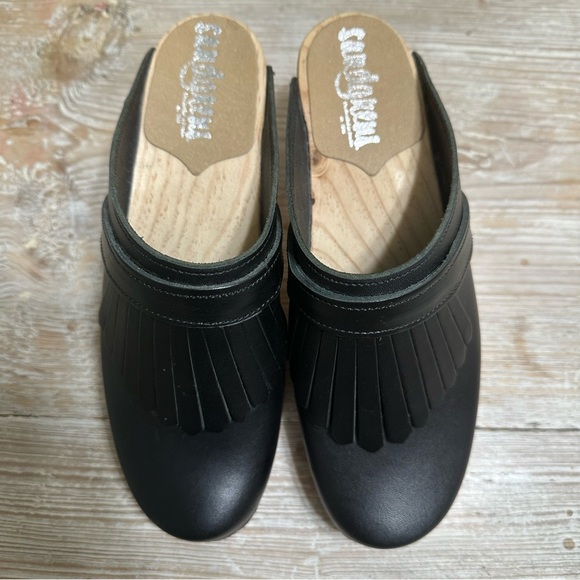 NWOB Sandgrens Venice Fringed Heeled Clog Mule Black Leather Scandi 6-6.5 - Picture 7 of 15